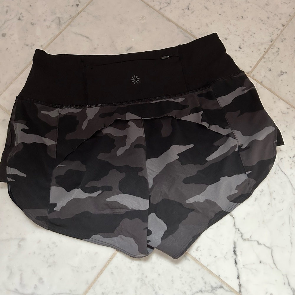 Athleta Womens XXS camo shorts